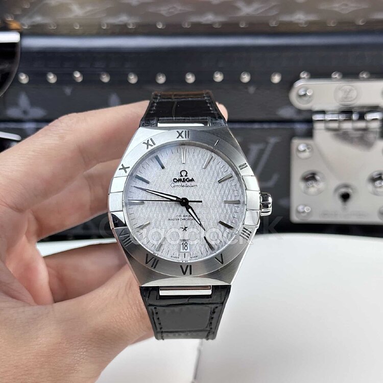 Omega Constellation Master Chronometer 131.12.41.21.06.001