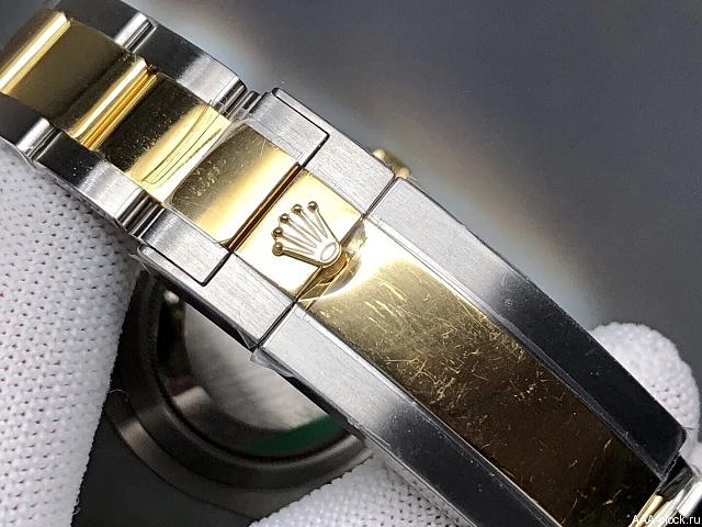 Replica-Rolex-116613-Two-Tone-Bracelet