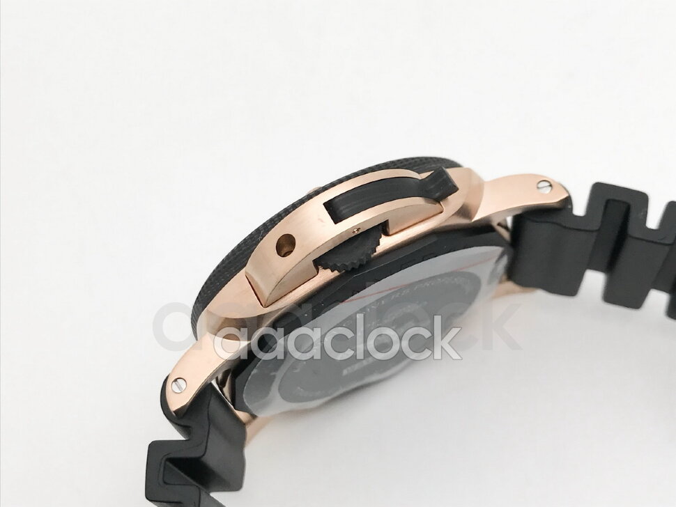 Panerai Submersible QuarantaQuattro OroCarbo PAM01070 Арт. 14022 Арт. 14022