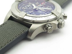 Breitling Avenger Bandit Chronograph Titanium E13383101M2W1