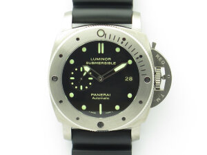 Panerai Submersible PAM00305