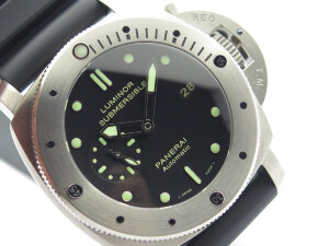 Panerai Submersible PAM00305