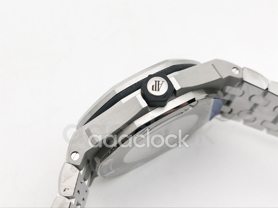 Audemars Piguet Royal Oak Offshore Diver 15703ST.OO.A002CA.02 Арт. 1139 Арт. 1139