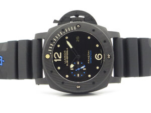 Panerai Submersible Carbotech PAM00616