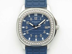 Patek Philippe Ladies Aquanaut 5067A-025
