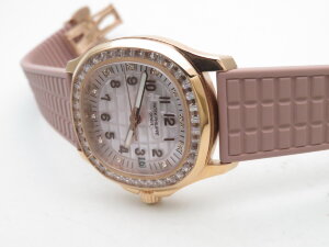 Patek Philippe Ladies Aquanaut Mother of Pearl 5072R-001