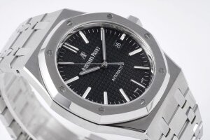 Audemars Piguet Royal Oak Automatic 15400ST.OO.1220ST.01